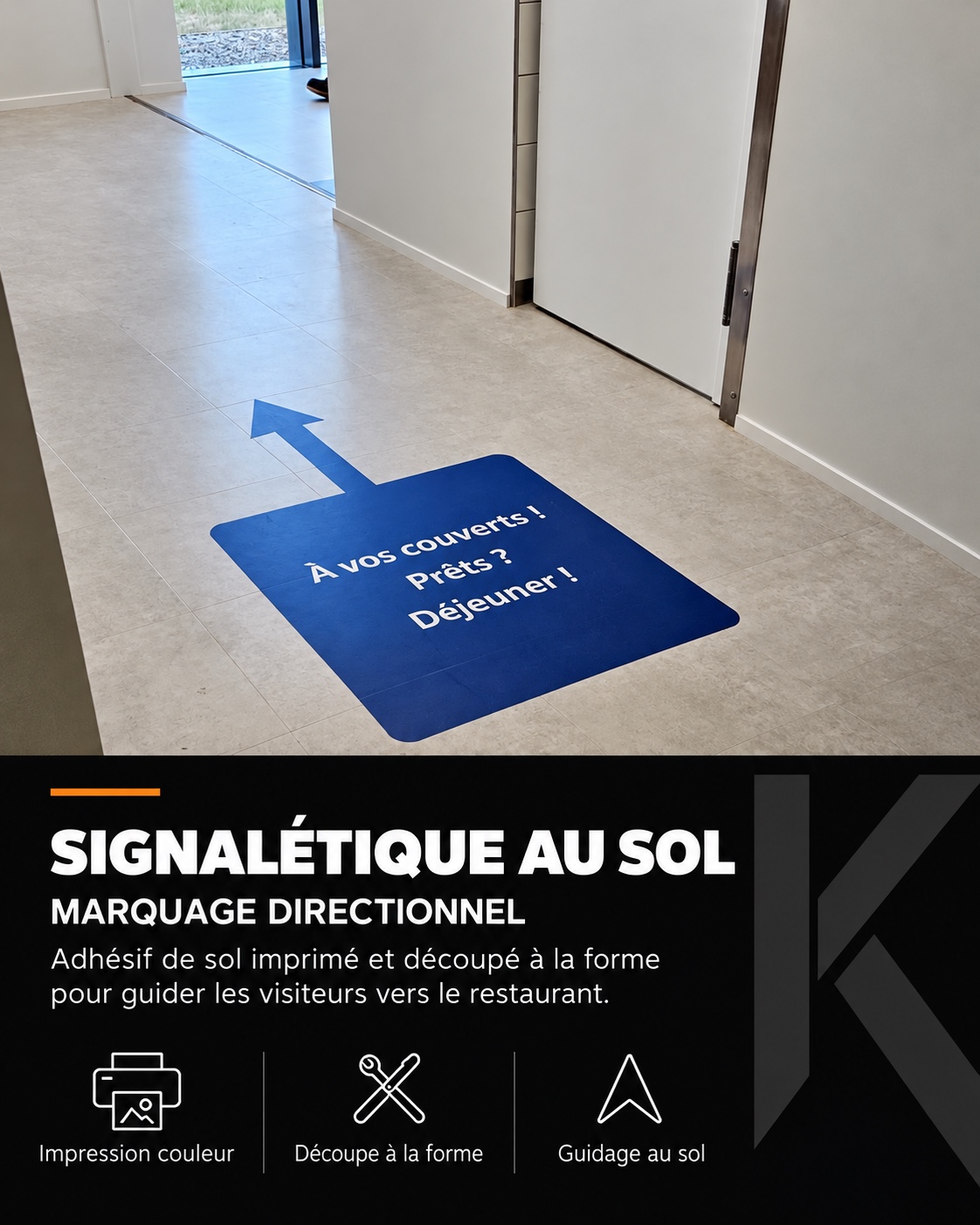 Adhésif de sol bleu imprimé et découpé à la forme pour guider les visiteurs vers le restaurant